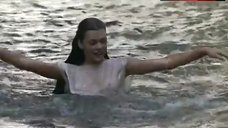 Milla Jovovich Pokies Through Wet Blouse – Return To The Blue Lagoon