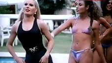 10. Amparo Grisales Exercising in Bikini – Casa De Munecas Para Adultos