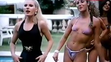6. Amparo Grisales Exercising in Bikini – Casa De Munecas Para Adultos