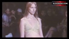 6. Sara Ziff Sexy in Bikini – Picture Me