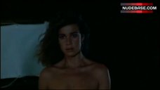 3. Valerie Kaprisky Nude on Boat – L' Annee Des Meduses
