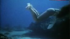 10. Cynthia Westbrook Nude in Underwater – Mas Alla Del Deseo