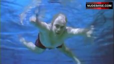 1. Soraya Gomaa Flashes Tits in Swim Pool – Marmor, Stein & Eisen
