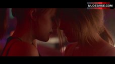 1. Jena Malone Lesbian Kiss – Lovesong