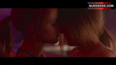 4. Jena Malone Lesbian Kiss – Lovesong