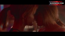 8. Jena Malone Lesbian Kiss – Lovesong