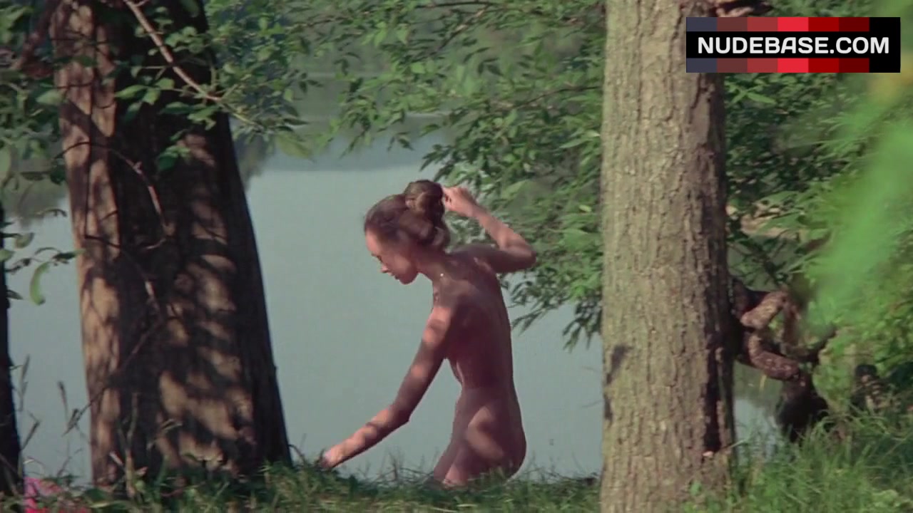 Camille Keaton Swims Nude in Lake – I Spit On Your Grave (0:21) |  NudeBase.com