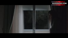 9. Catherine Keener Nipple Flash – War Story
