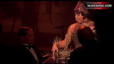 9. Queen Latifah Decollete – Chicago