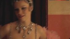 10. Nichole Hiltz Hot Scene – Csi: Crime Scene Investigation