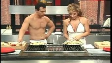 10. Eva De Viveiros Shows Butt – Barely Cooking