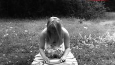 2. Lena Nyman Topless Scene – I Am Curious (Yellow)