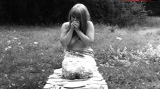 9. Lena Nyman Topless Scene – I Am Curious (Yellow)