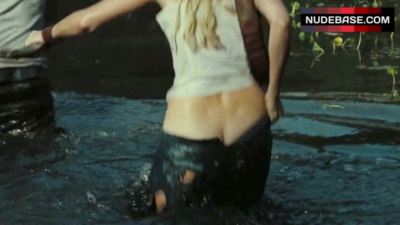 Sheri Moon Zombie Ass Crack – The Devil'S Rejects (0:38) | NudeBase.com