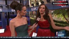 8. Sofia Vergara Cleavage – The Golden Globe Awards