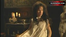 10. Maria Pitarresi Bare Boobs and Butt – La Fille De D'Artagnan