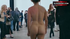 Jennifer Jason Leigh Full Naked in Art Gallery – The Moment