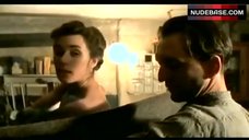 7. Nina Kunzendorf Full Frontall – Verlorenes Land