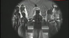 2. Gina Lollobrigida Ass Scene – Les Belles De Nuit