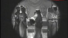 8. Gina Lollobrigida Ass Scene – Les Belles De Nuit