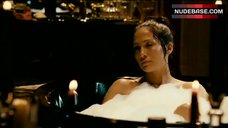 2. Jennifer Lopez in Hot Tub – El Cantante