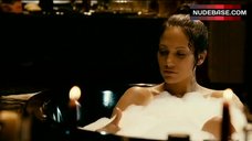 6. Jennifer Lopez in Hot Tub – El Cantante