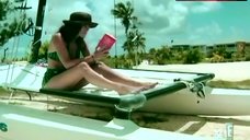 3. Jennifer Lopez Bikini Scene – E! True Hollywood Story
