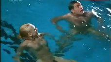 10. Beatrice Manowski Naked in Swimming Pool – Und Tschuss!