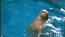 7. Beatrice Manowski Naked in Swimming Pool – Und Tschuss!