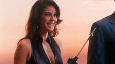 Teri Hatcher Hot Scene – Tales From The Crypt