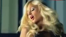 2. Paris Hilton Hot Car Washing – Carl'S Jr. Paris Hilton Commercial