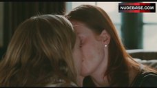 3. Julianne Moore Lesbian Kiss – Chloe