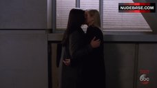 10. Marika Dominczyk Lesbian Kissing – Grey'S Anatomy