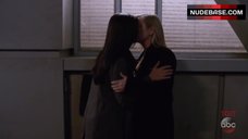 9. Marika Dominczyk Lesbian Kissing – Grey'S Anatomy