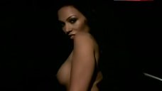6. Carla Harvey Posing Completely Naked – Celebritease