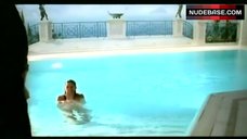 5. Catrin Striebeck Topless Swimming – Unter Verdacht - Das Karussell
