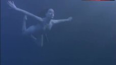 3. Simone-Elise Girard Nude in Underwater – The Hunger