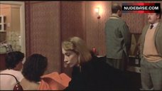 5. Thandie Newton Boobs Scene – Flirting