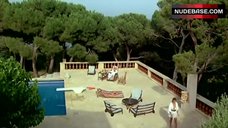 10. Barbara Nielsen Nude Sunbathing – L' Annee Des Meduses