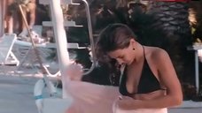 5. Sarah Jessica Parker in Black Bikini – Honeymoon In Vegas