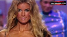 10. Marisa Miller in Sexy Lingerie – The Victoria'S Secret Fashion Show 2009