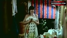 4. Carolyn Marz Nude after Shower – The Driller Killer