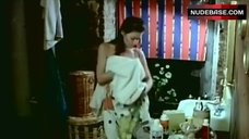 9. Carolyn Marz Nude after Shower – The Driller Killer