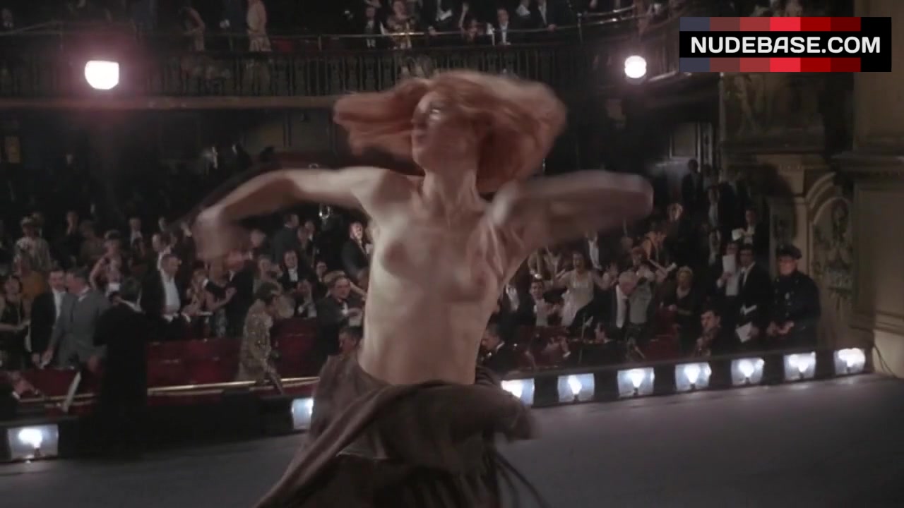 Vanessa Redgrave Bare Boobs on Stage – Isadora (0:39) | NudeBase.com