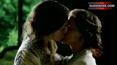Miranda Richardson Lesbian Kissing – The Hours