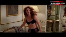 3. Julia Roberts in Hot Black Underwear – My Best Friend'S Wedding