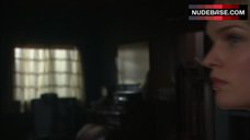 1. Sunny Mabrey Shows Boobs and Butt – Species Iii