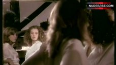 1. Catherine Alric Ass Scene – T'Empeches Tout Le Monde De Dormir