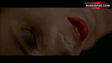 3. Isabella Rossellini Shows Naked Tits – Blue Velvet