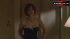 2. Winona Ryder Hot Scene – Sex And Death 101